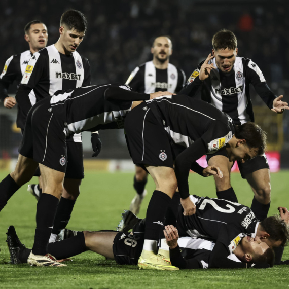 Ekstaza u Humskoj – Partizan opet vodi!