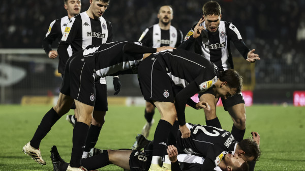 Ekstaza u Humskoj – Partizan opet vodi!