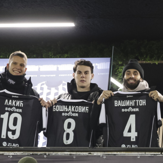 Košarkaši Partizana došli u Humsku FOTO