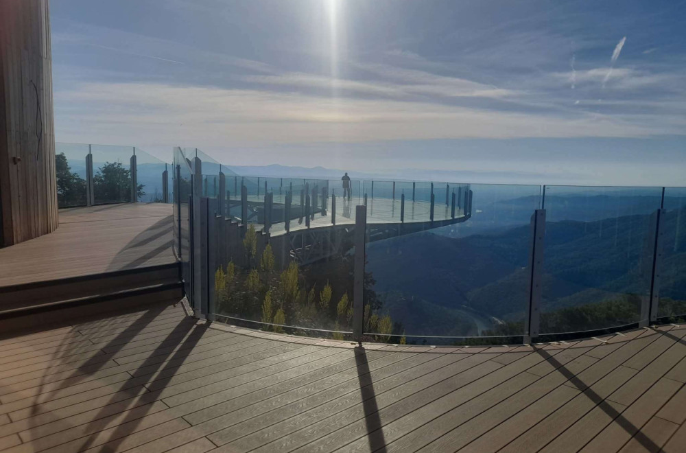 Nestvarno mesto u srcu Srbije: Željno se iščekuje otvaranje staklenog čuda FOTO