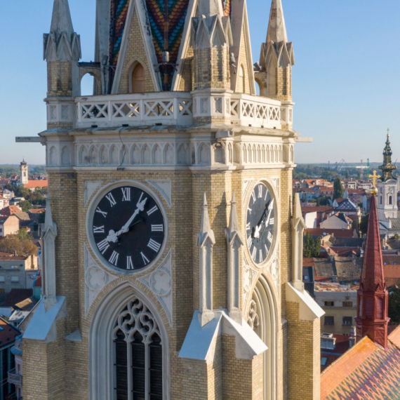 Grad Novi Sad finansira sanaciju oštećenja nakon požara na Katedrali