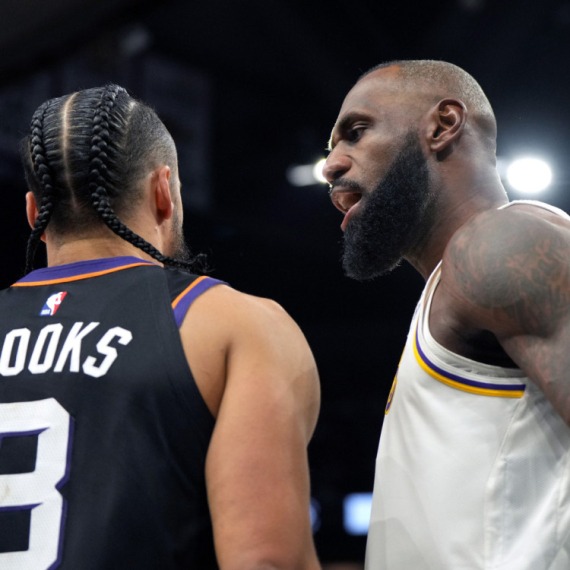 Lebron hteo da bije Bruksa – neviđene gluposti donele pobedu Lejkersima! VIDEO