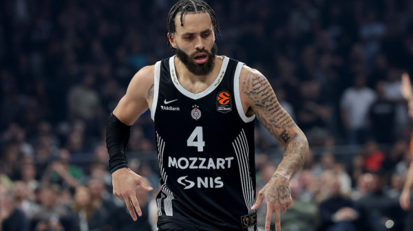 Niko kao Dvejn Vašington