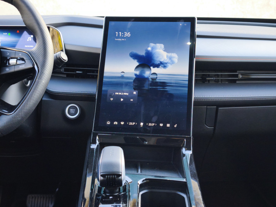 Vozili smo: Geely Cityray – hleba i ekrana