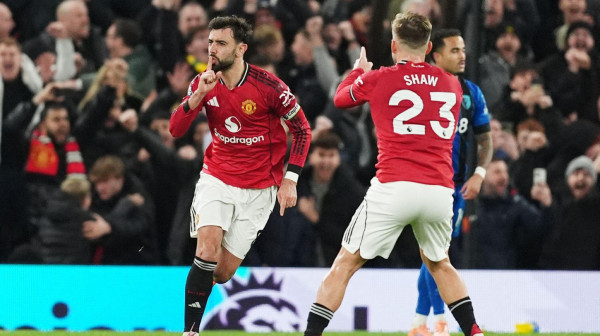 Kakav spektakl: Ludilo i kiša golova na Old Trafordu – pamtiće se i kiks Petrovića VIDEO