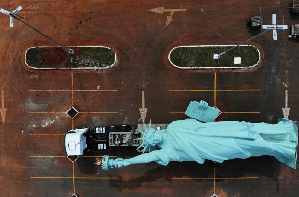 Katastrofa u Brazilu: Jak vetar srušio repliku Kipa slobode FOTO/VIDEO