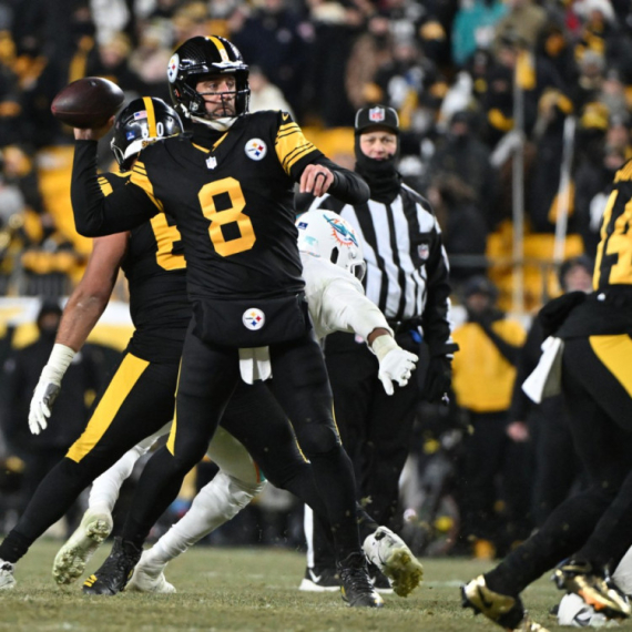 Pitsburg grabi ka plej-ofu – Rodžers "srušio" Dolfinse VIDEO