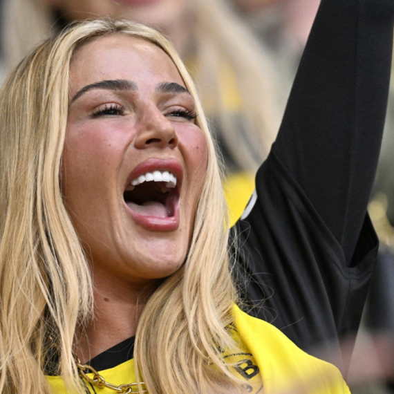 Dortmund ostaje bez igrača zbog devojke iz Uroševca