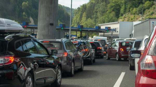 Putnici strepe zbog gužvi na granicama tokom Sretenja: "Očekujemo duža zadržavanja"