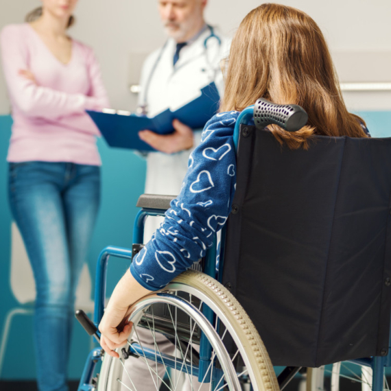 Inicijativa za donošenje Zakona roditelj-negovatelj; Vučić: Izaći ćemo u susret