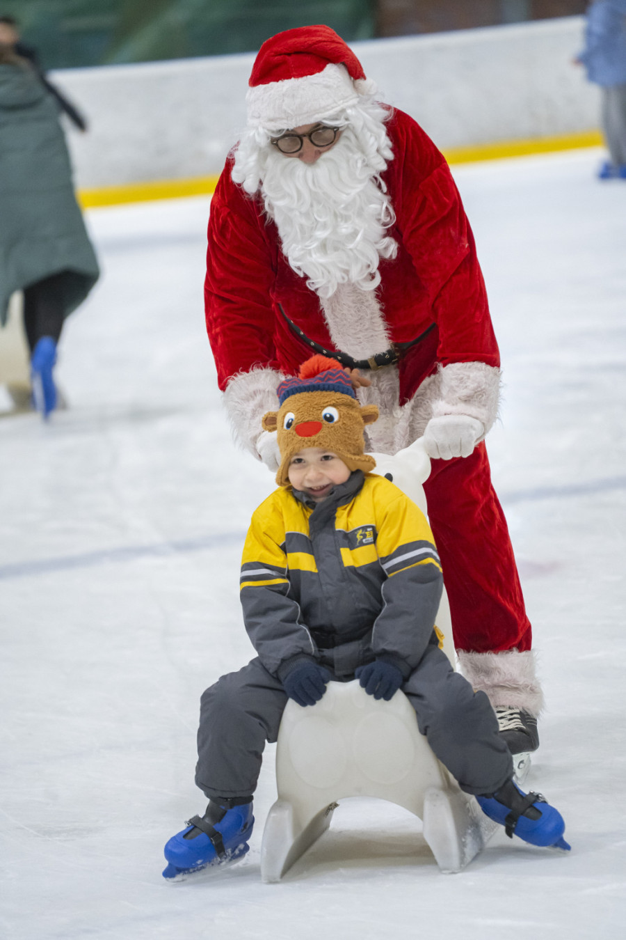 ASEE ledena čarolija: Humanost na ledu za decu kojoj pomaže Fondacija SOS Dečija sela Srbija