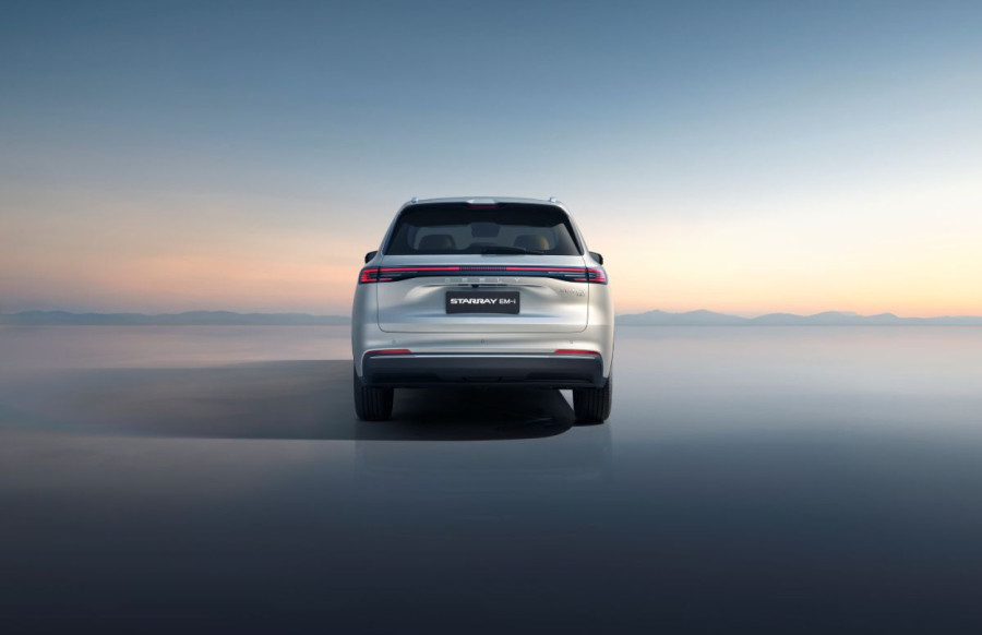 Novi hibrid u Srbiji: Šta donosi Geely Starray EM-i FOTO