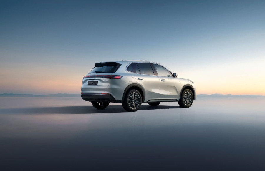 Novi hibrid u Srbiji: Šta donosi Geely Starray EM-i FOTO