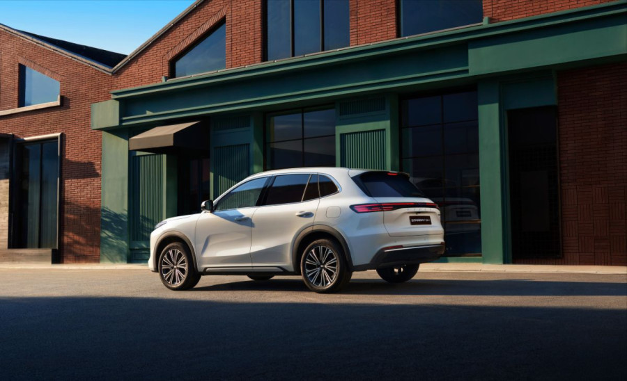 Novi hibrid u Srbiji: Šta donosi Geely Starray EM-i FOTO