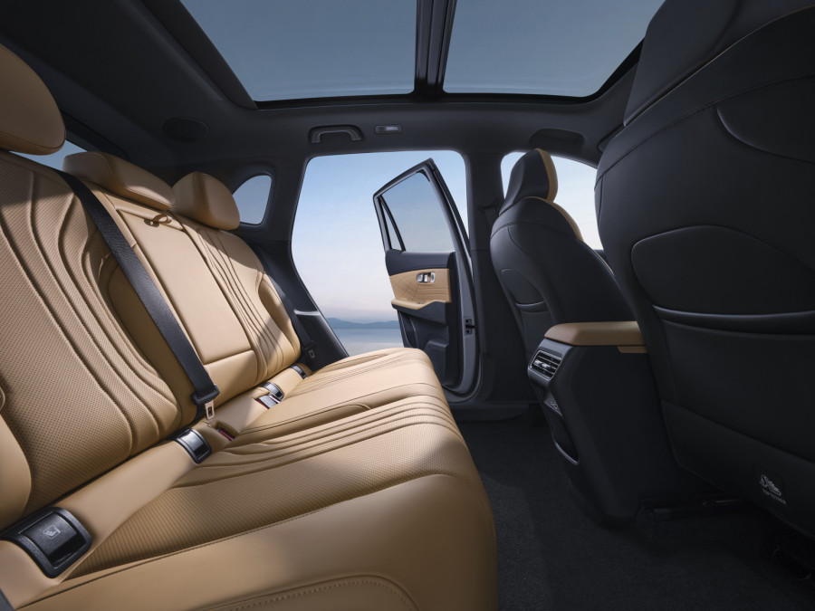 Novi hibrid u Srbiji: Šta donosi Geely Starray EM-i FOTO