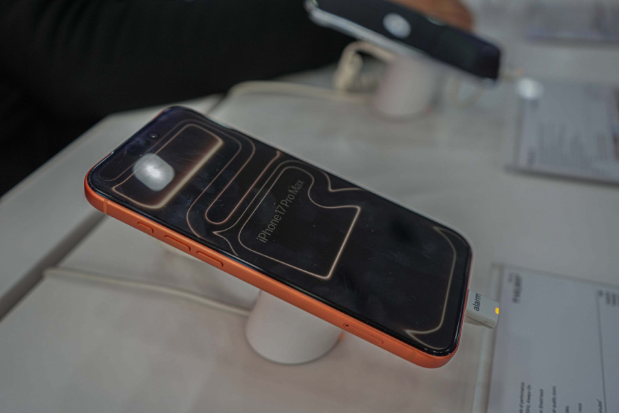 Šta Putinov megafon drži u ruci? FOTO