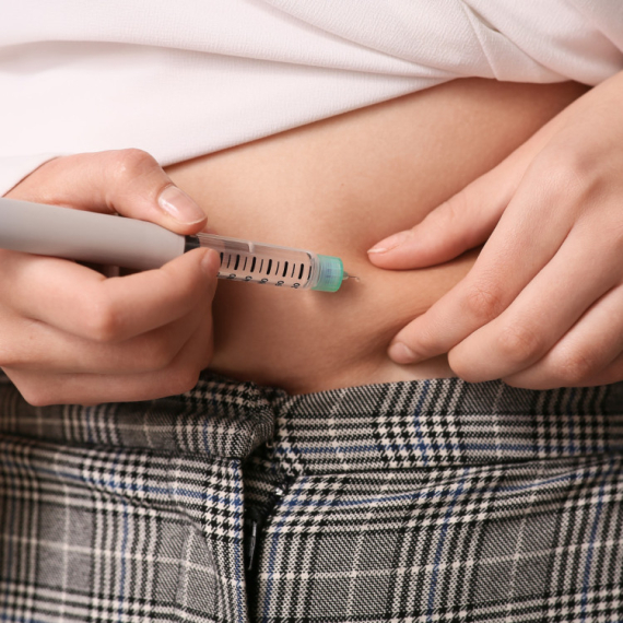 Sami sebi ubrizgavaju: Novi lek za mršavljenje sa "čudesnim" efektima