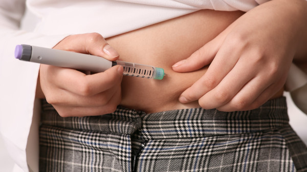 Sami sebi ubrizgavaju: Novi lek za mršavljenje sa "čudesnim" efektima