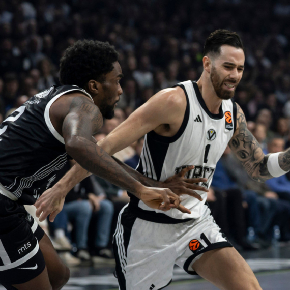 Velika borba u "Areni" – Partizan i Virtus u egalu