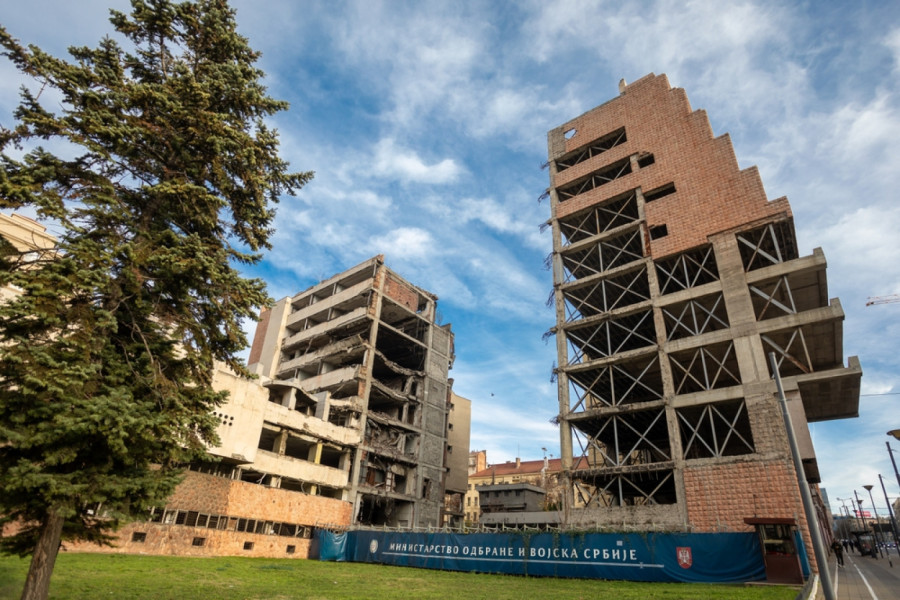 Dok Priština slavi, Srbija gubi; Rušilačka politika blokadera obeležila godinu i uništila važnu investiciju