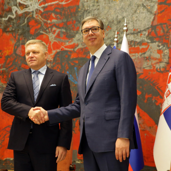 Oglasio se Fico i podržao Vučića: Dvostruki standardi EU prema Srbiji; Samit u Briselu nije počeo dobro FOTO