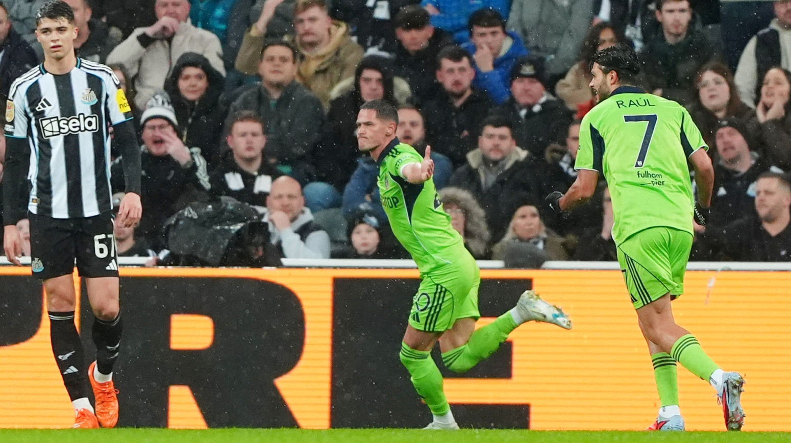 Lukić opet pogodio protiv Njukasla – "svrake" u nadoknadi slavile VIDEO