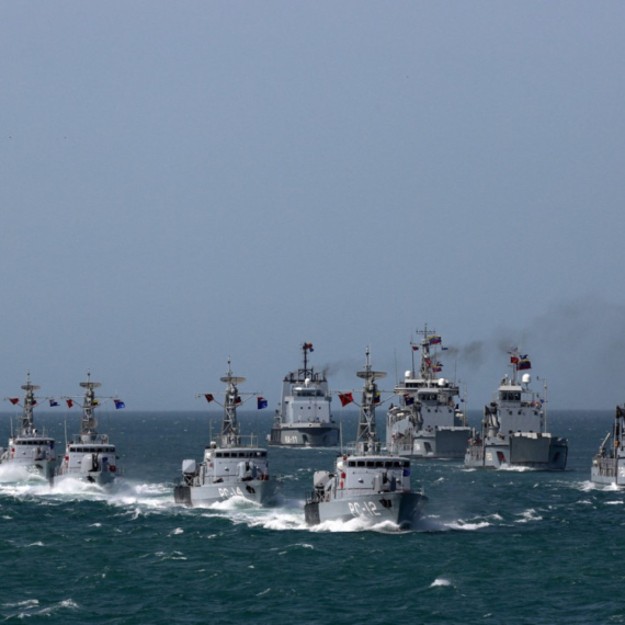 Maduro zvecka oružjem; Šalje mornaricu protiv Trampa