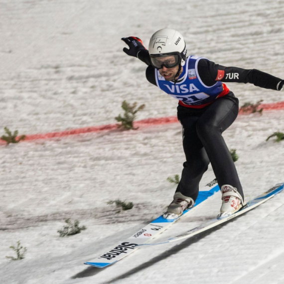 Prvi crveni karton u istoriji ski-skokova: "Srce mi se slama"