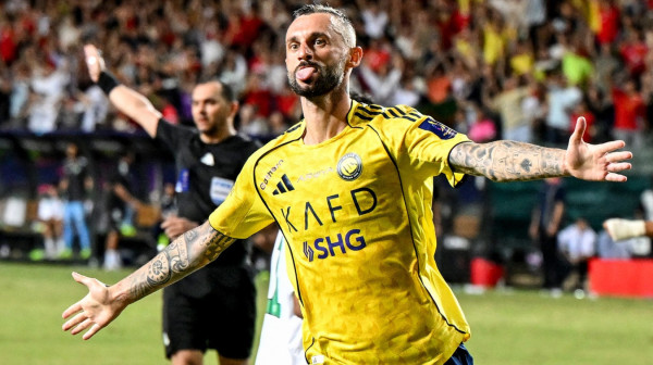 Hrvat uživa kao fudbaler u Saudijskoj Arabiji: Video-igrice, cigare i milioni € VIDEO