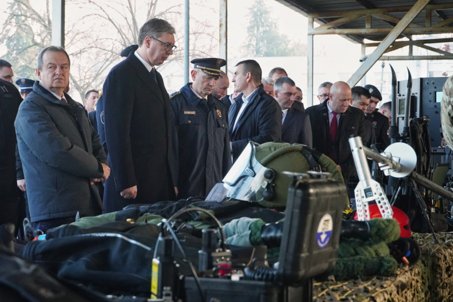 Vučić dobio priznanje od SAJ-a: Vi ste blago svake države, zahvalan sam što štitite zemlju FOTO/VIDEO