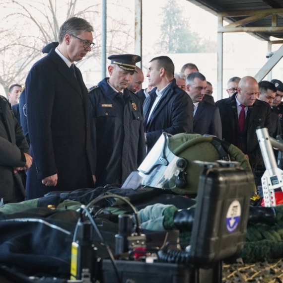 SAJ obeležava Dan jedinice; Vučić položio venac na spomen-zid poginulim pripadnicima SAJ-a