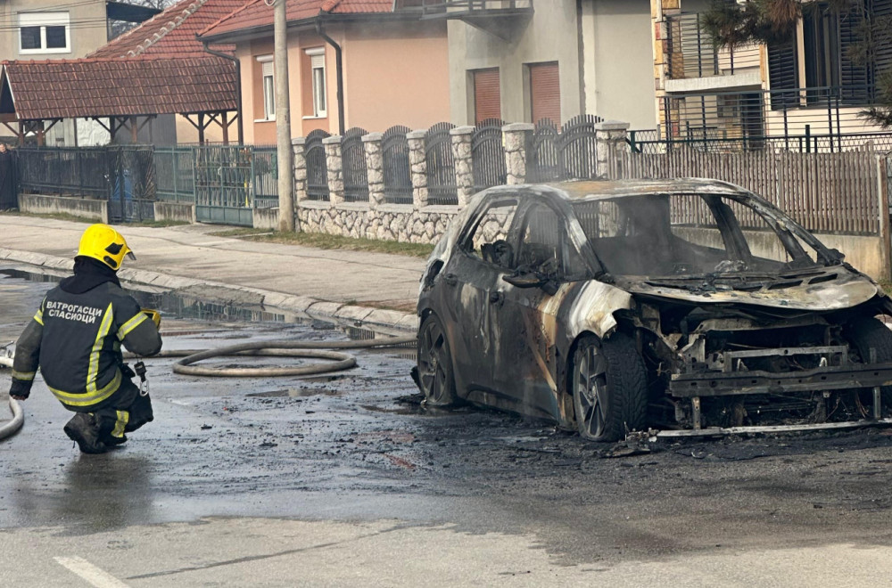 Drama u Čačku: Čuli smo jaku eksploziju FOTO