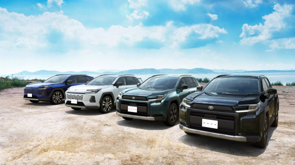 Toyota RAV4 u Japanu košta 25.000 evra – šta sve dobijate za taj novac? FOTO