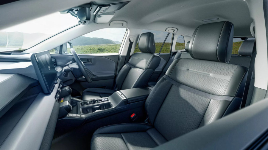 Toyota RAV4 u Japanu košta 25.000 evra – šta sve dobijate za taj novac? FOTO