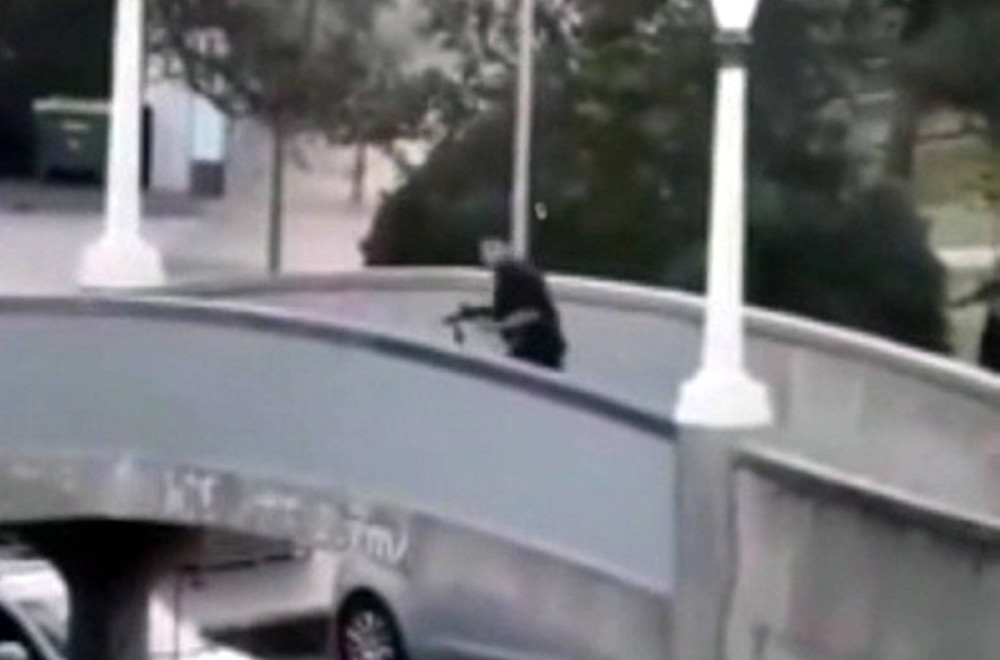 Šest minuta užasa na Bondi Biču: Kako je policajac zaustavio krvavi pohod na Bondiju FOTO/VIDEO