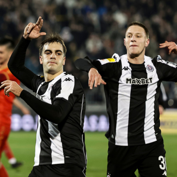 Oglasio se trener Štutgarta o Miloševiću: "Napredak je fantastičan"