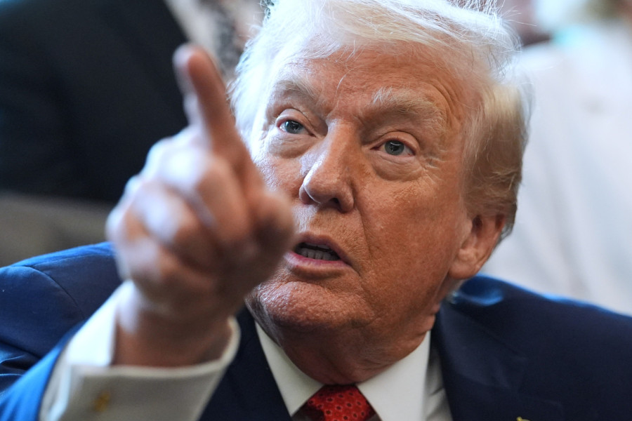 Okriven plan Bele kuće: Tramp kopa grob za Madura