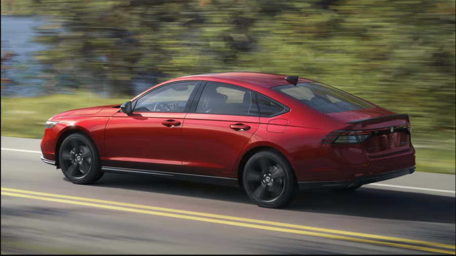 Honda Accord zategnuta za 2026. godinu