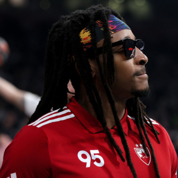 Moneke se vraća: "Psi i vukovi se dobro slažu, zar ne?"