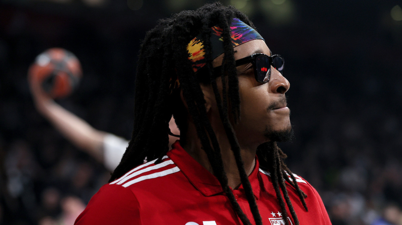 Moneke se vraća: "Psi i vukovi se dobro slažu, zar ne?"