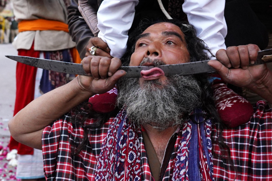 Kako izgleda najbizarniji festival na svetu: Vade oči, probadaju se, seku jezik ...FOTO