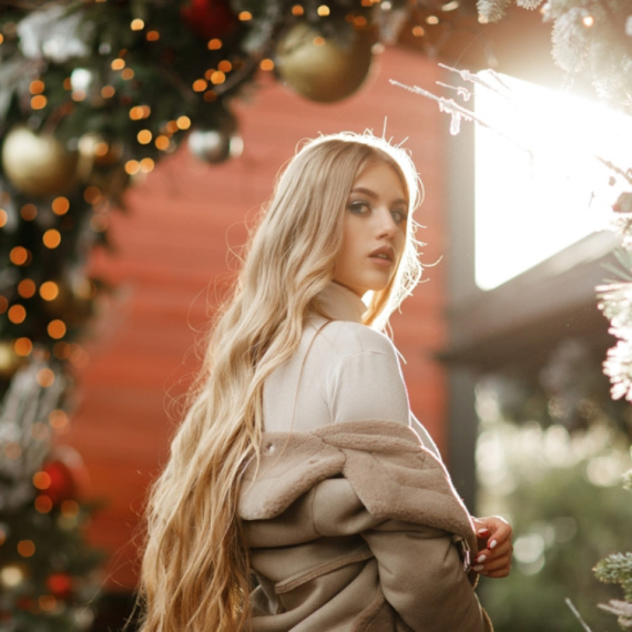 Spremite se, bićete neodoljivo seksi, ali samo uz ovu frizuru FOTO