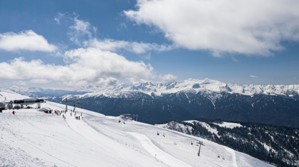 Skijanje na Alpima za svega 400 evra: Omiljeno među Srbima, bez gužvi i sa pristupačnim cenama