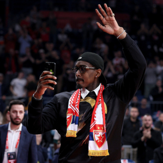 Kvinsi o atmosferi u Areni: "Volim ih koliko oni mene i navijače"