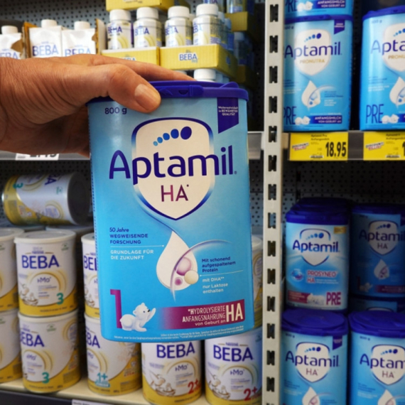 Hrana za bebe Aptamil povučena sa tržišta zbog bakterije: Evo koje zdravstvene probleme izaziva VIDEO