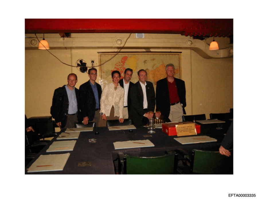 Bil i Hilari Klinton ponovo u centru skandala: Povukli neočekivan potez