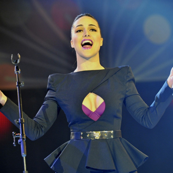 Nakon teške prve trudnoće na spektakularan način otkrila pol druge bebe VIDEO