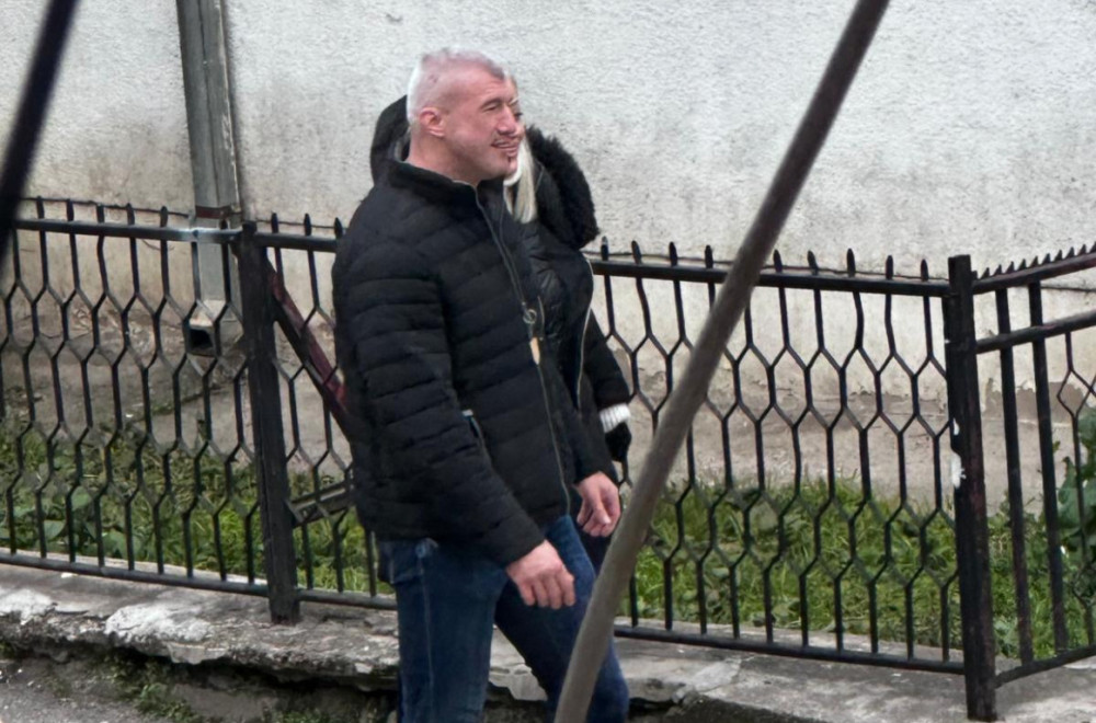 Miša Bačulov na blokaderskom protestu u Novom Pazaru: Podrška autonomiji Sandžaka? FOTO