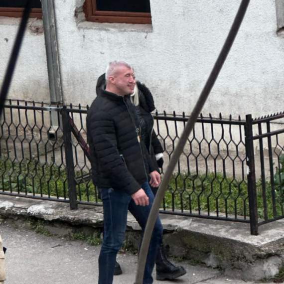 Miša Bačulov na blokaderskom protestu u Novom Pazaru: Podrška "autonomiji Sandžaka"? FOTO