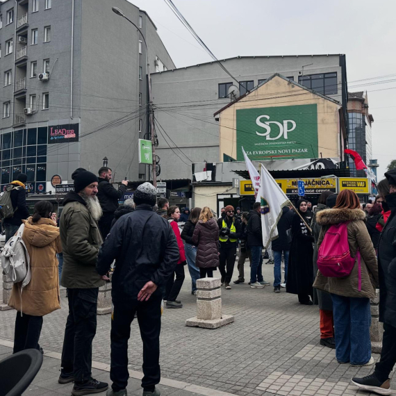 Radikalni islamista podržava blokadere – zapažen na protestu u Novom Pazaru FOTO